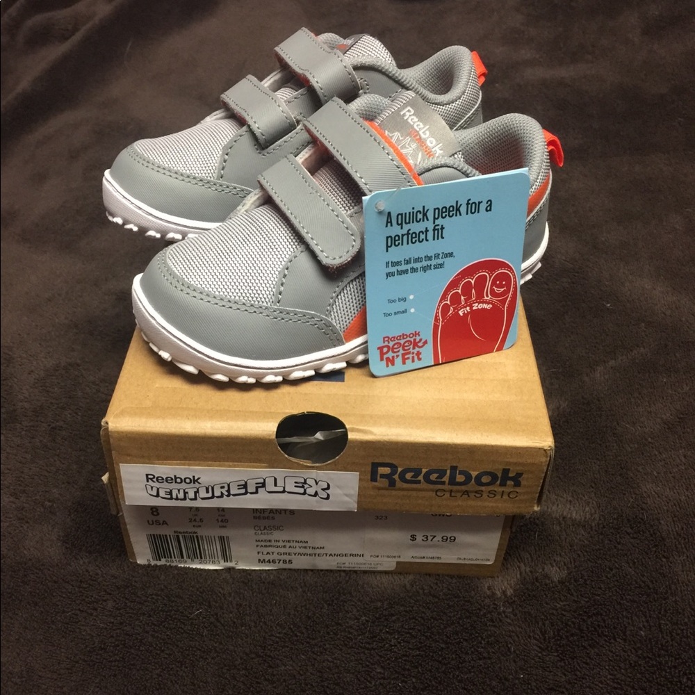 Size 8 Velcro Reebok Brand New!